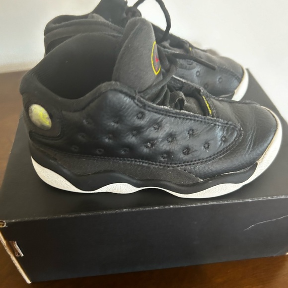 Toddler boy used sneakers - Picture 2 of 9